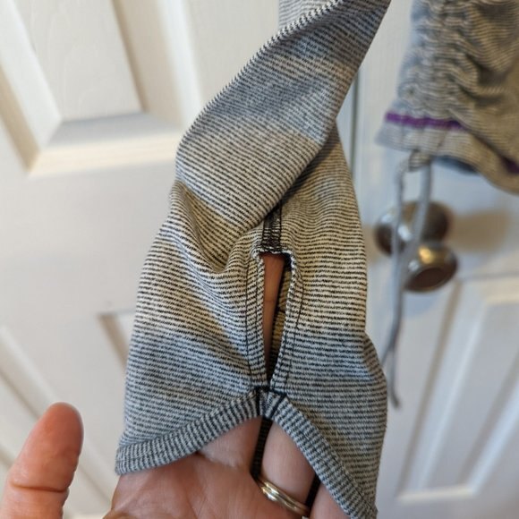 Lucy Women's Lucy Tech Activewear Top Black & White Striped Size Med - Picture 6 of 6